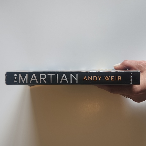 3/$20 The Martian book - Picture 4 of 4